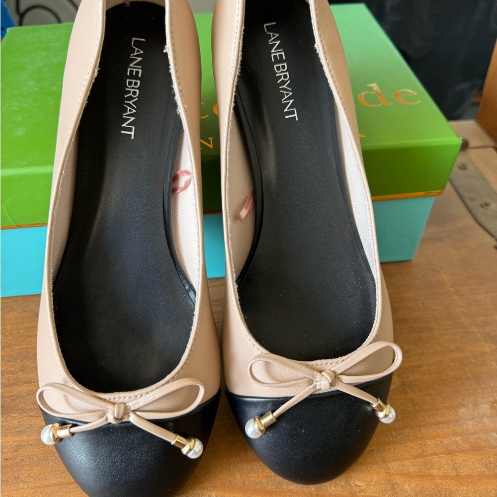 Lane Bryant Black and Tan Flats with Bow